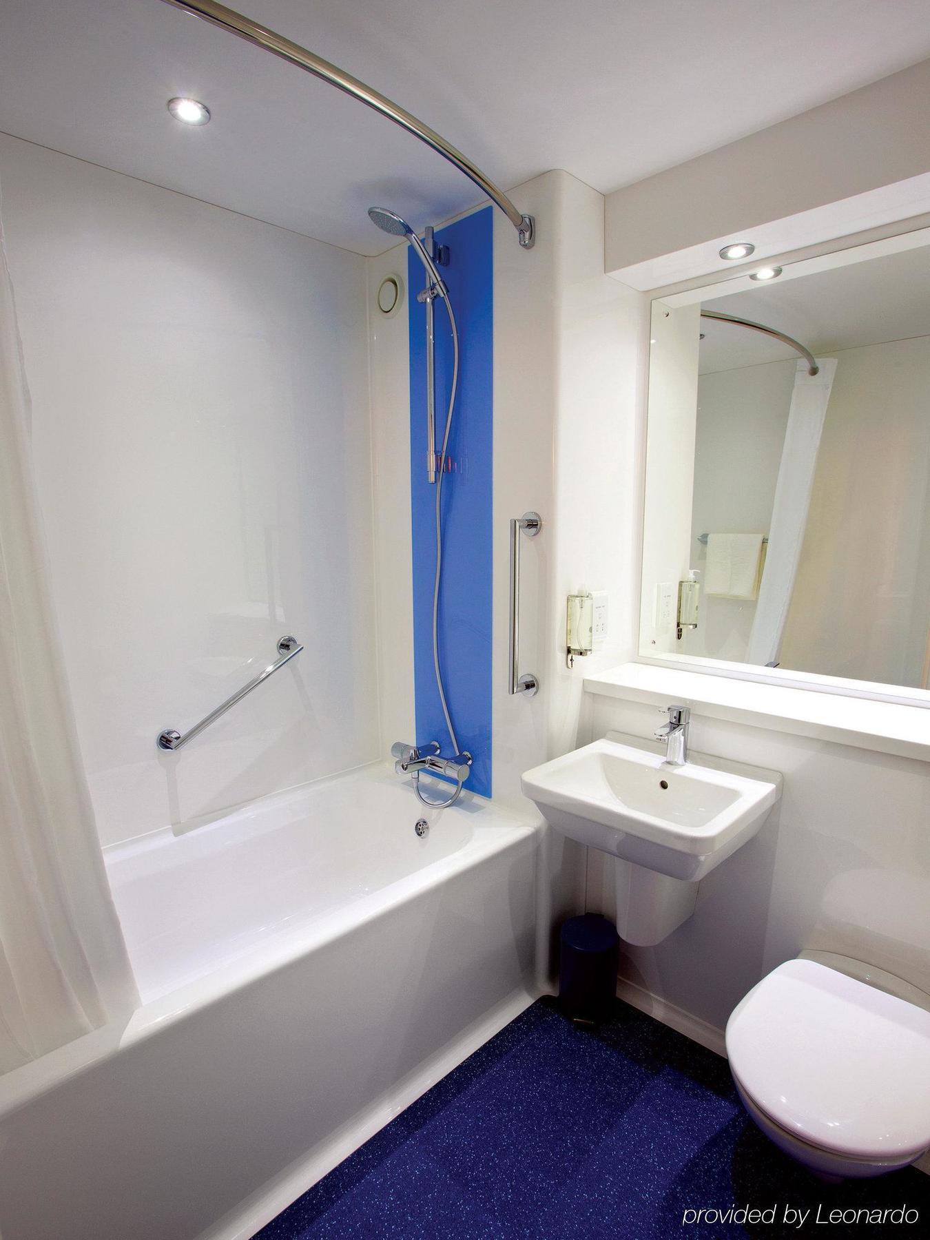 Travelodge York Tadcaster Bilbrough Extérieur photo